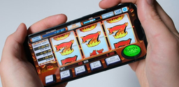 why-pokies-players-compare-themes-before-playing